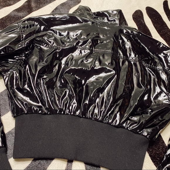 Vinyl Cropped Jacket - Picture 4 of 5